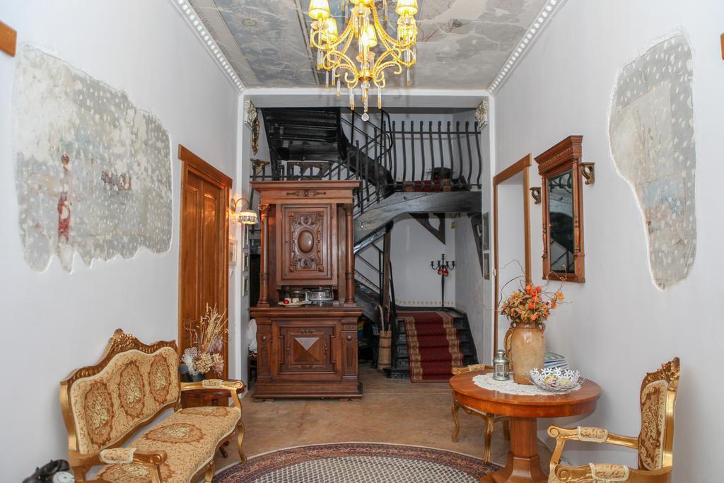 Il Piccolo Castello Buşteni Eksteriør billede